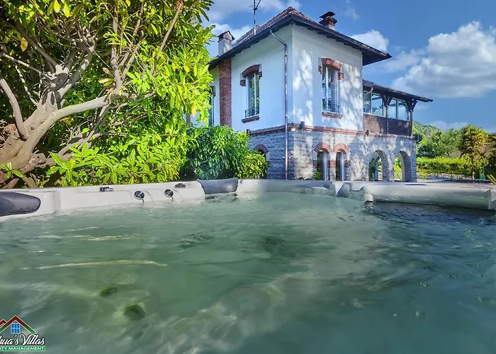 Velia With Air Conditioning And Private Pool Villa Lierna