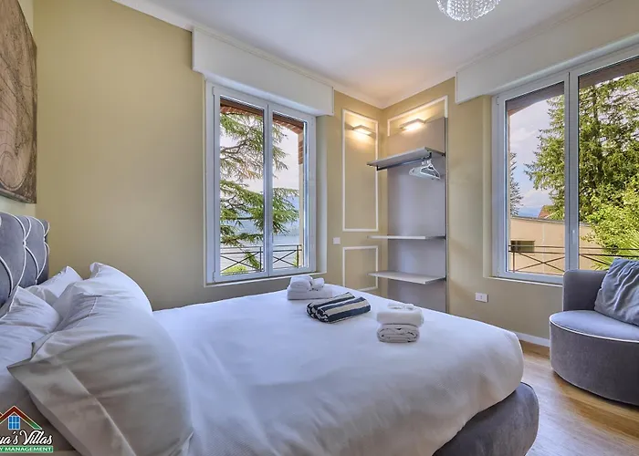 Velia With Air Conditioning And Private Pool Villa *