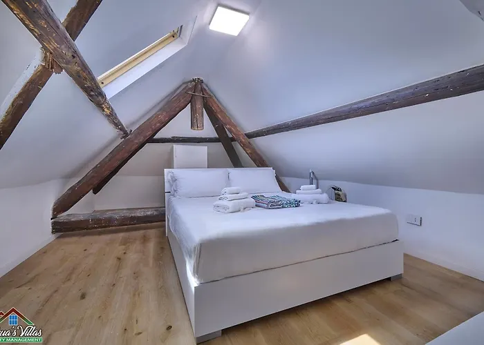 Villa Velia With Air Conditioning And Private Pool *