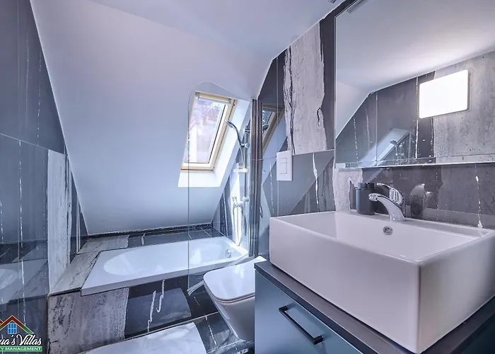 Velia With Air Conditioning And Private Pool Willa *